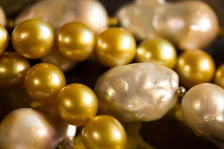 Perlas golden y barrocas Tabata Morgana