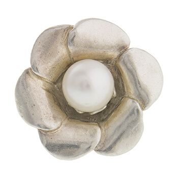 Anillo de plata flor con perla de Tabata Morgana