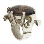 Anillo de plata con cuarzo ahumado de Tabata Morgana