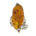 Anillo de plata con ámbar de Tabata Morgana