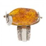 Anillo de plata con ámbar de Tabata Morgana